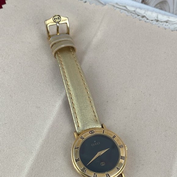 Vintage Swiss Quartz Gucci  Watch Roman Numeral Bezel Black Face Gold Strap - Picture 6 of 13